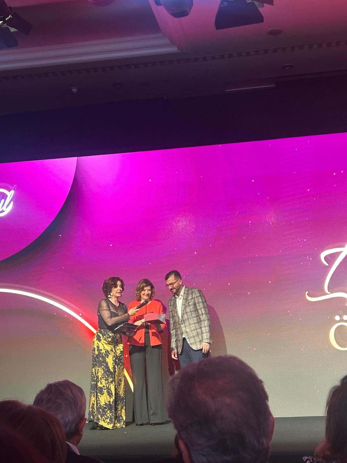 İK Dünyasının “Oskarları” Sahiplerini Buldu: Prozon, 17. PERYÖN İnsana Değer Ödülleri’nin Sponsoru Oldu